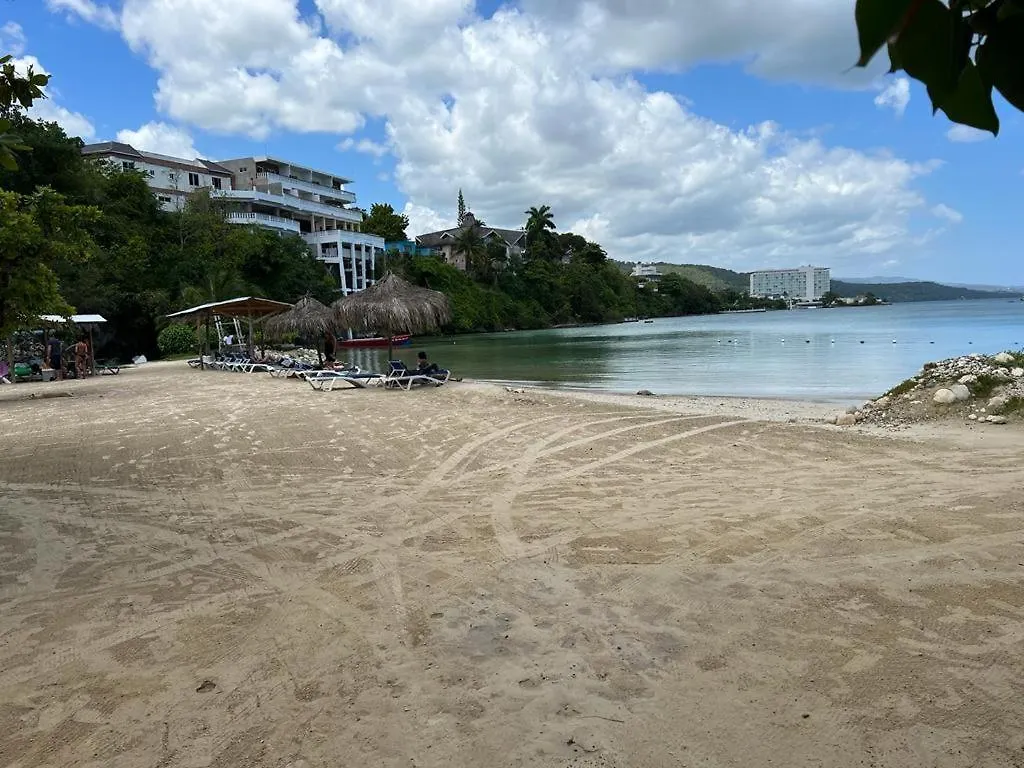 Carib Condominium Ocho Rios